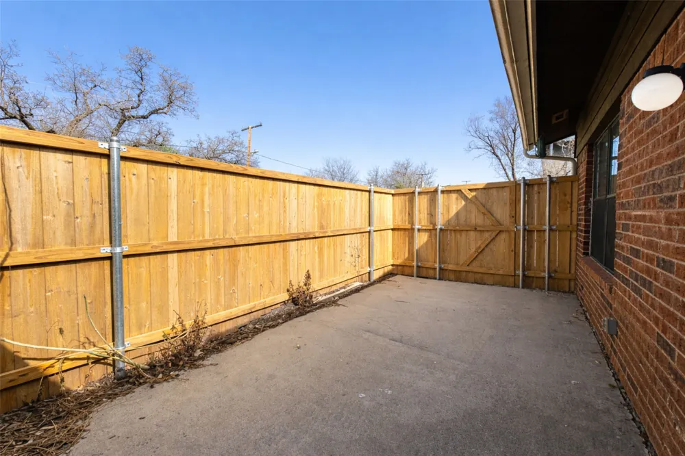 1122 Millview Drive #1202 Arlington, TX 76012