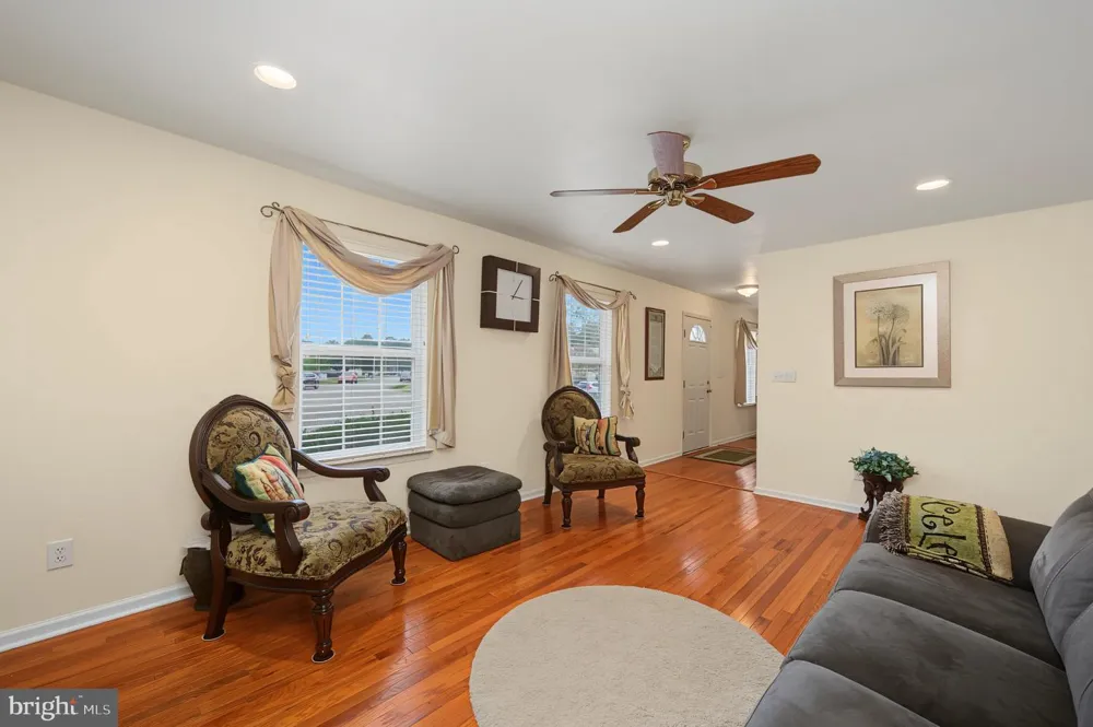 20 GOLF DRIVE Mays Landing, NJ 08330