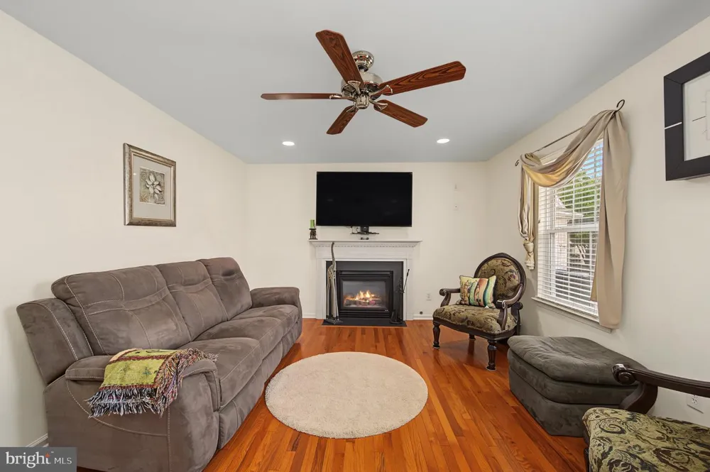 20 GOLF DRIVE Mays Landing, NJ 08330