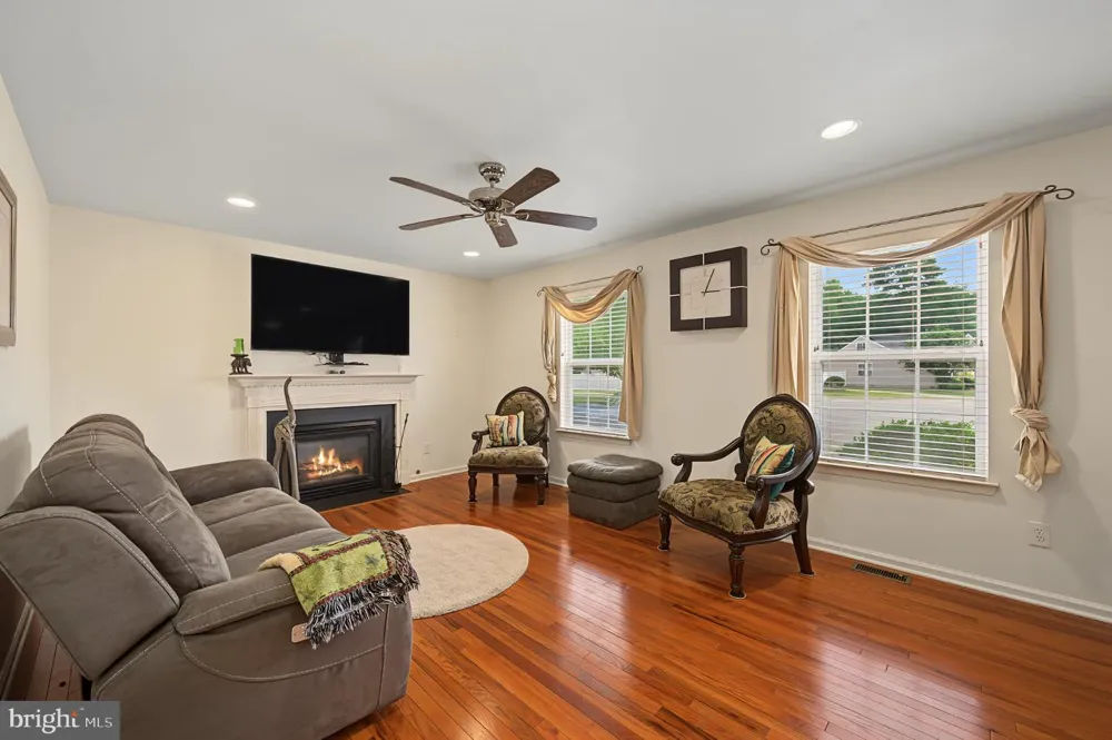 20 GOLF DRIVE Mays Landing, NJ 08330