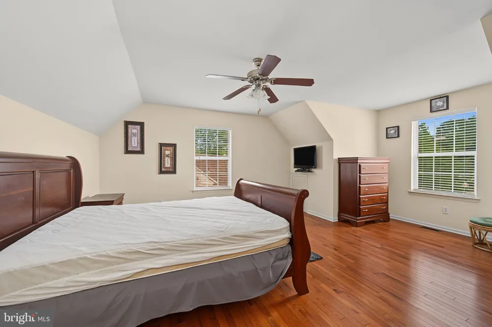 20 GOLF DRIVE Mays Landing, NJ 08330