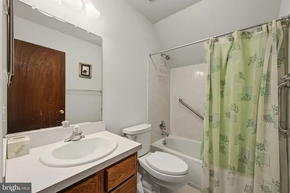 20 GOLF DRIVE Mays Landing, NJ 08330