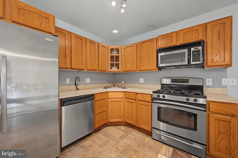 20 GOLF DRIVE Mays Landing, NJ 08330
