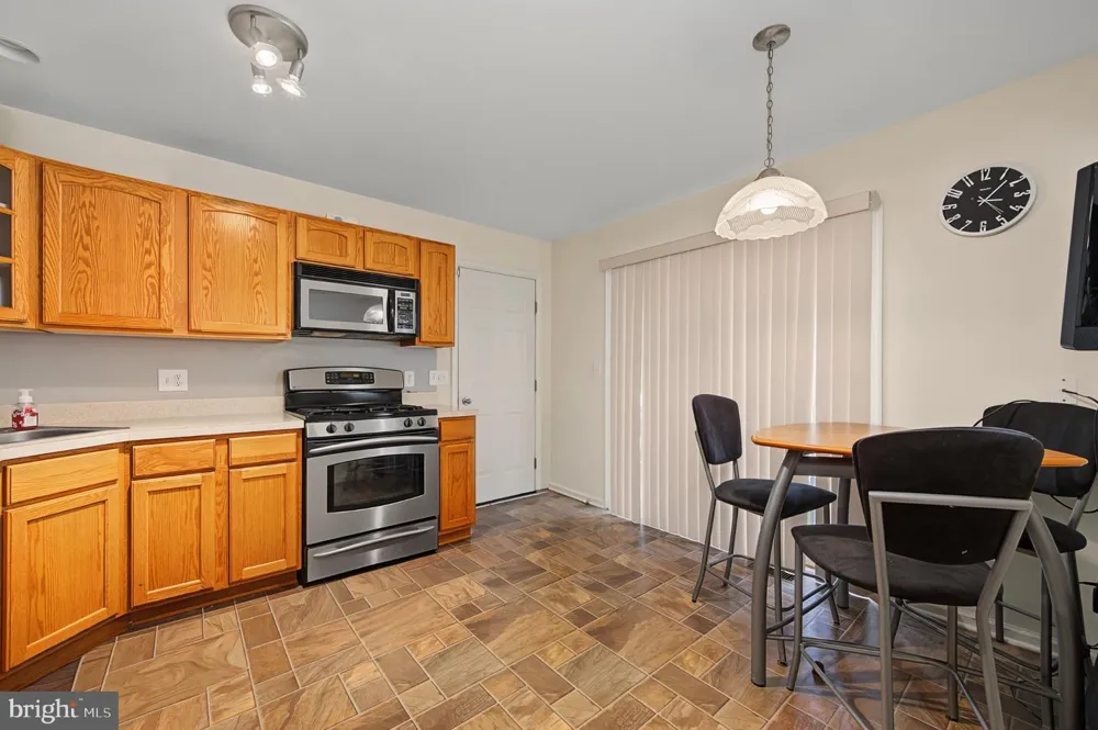 20 GOLF DRIVE Mays Landing, NJ 08330