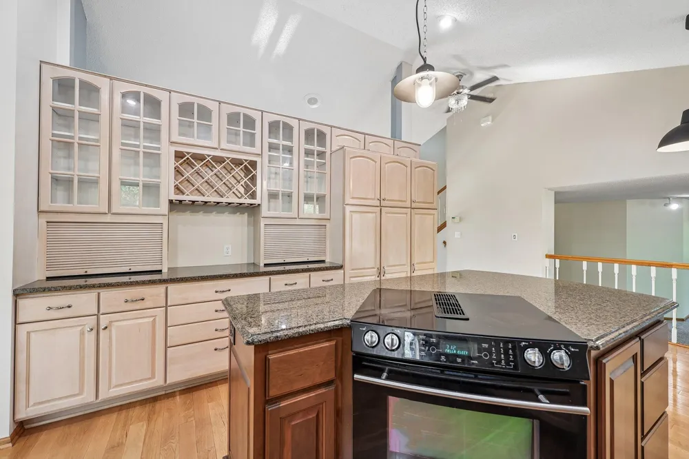 597 Viking Drive E Little Canada, MN 55117