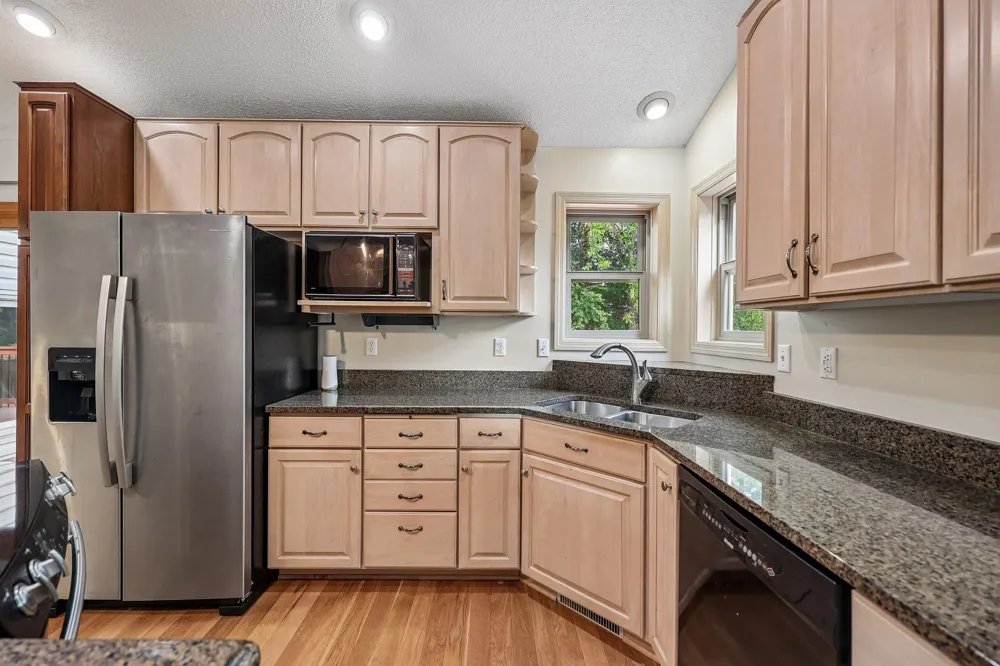 597 Viking Drive E Little Canada, MN 55117