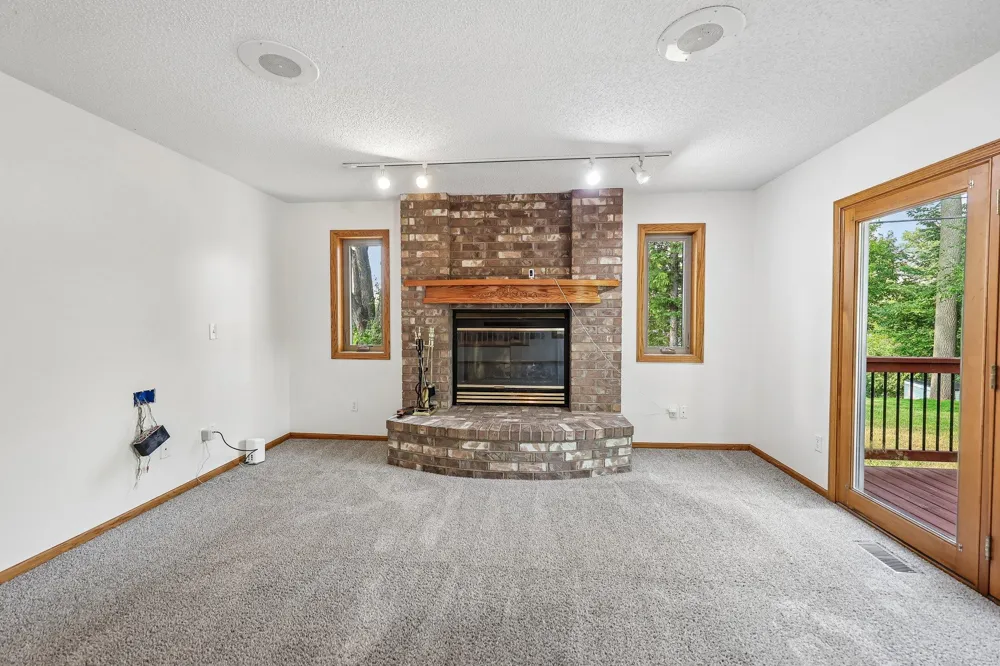 597 Viking Drive E Little Canada, MN 55117