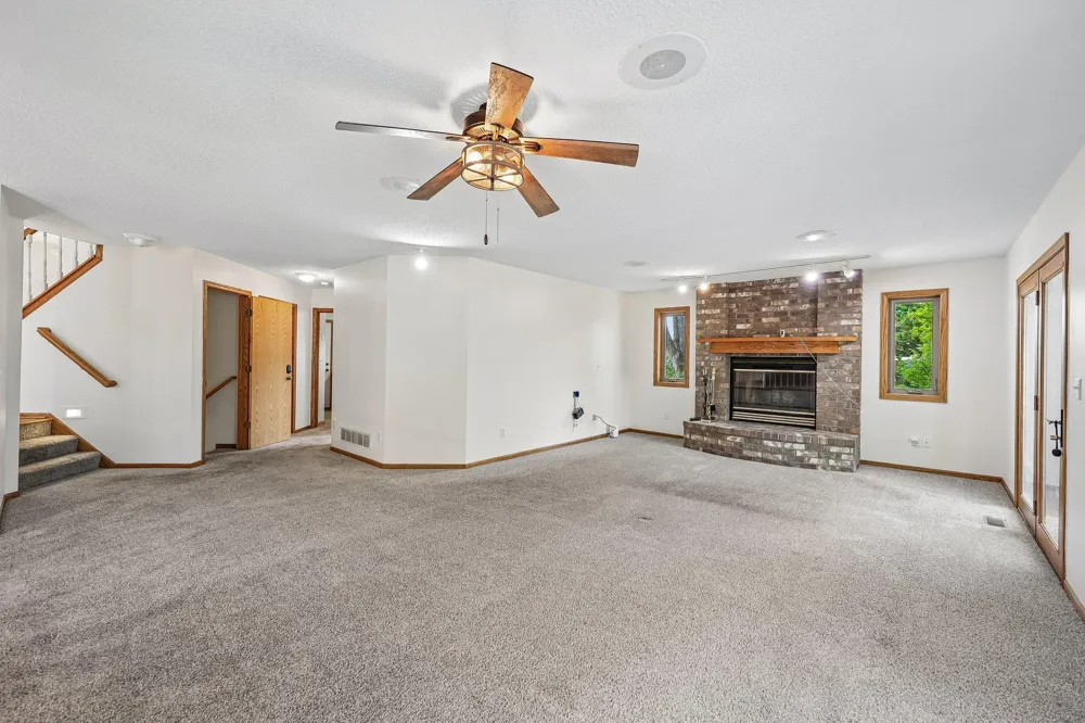 597 Viking Drive E Little Canada, MN 55117