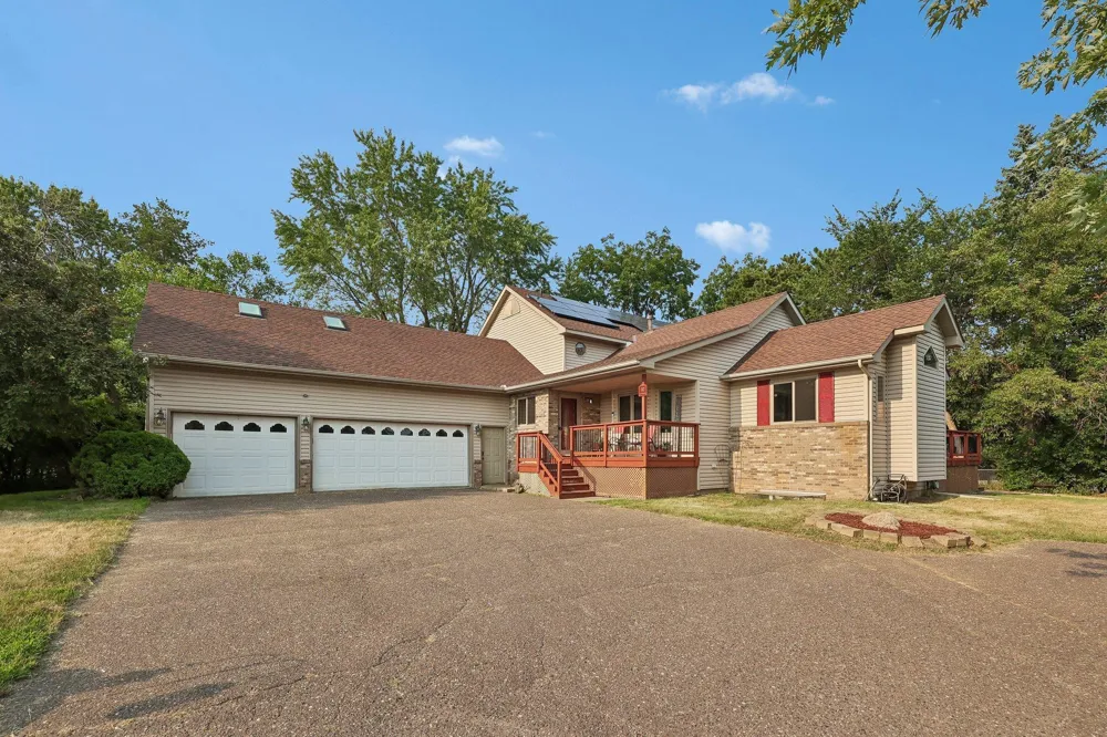 597 Viking Drive E Little Canada, MN 55117