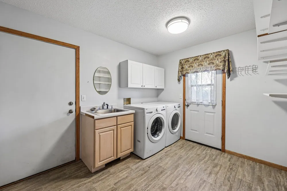 597 Viking Drive E Little Canada, MN 55117