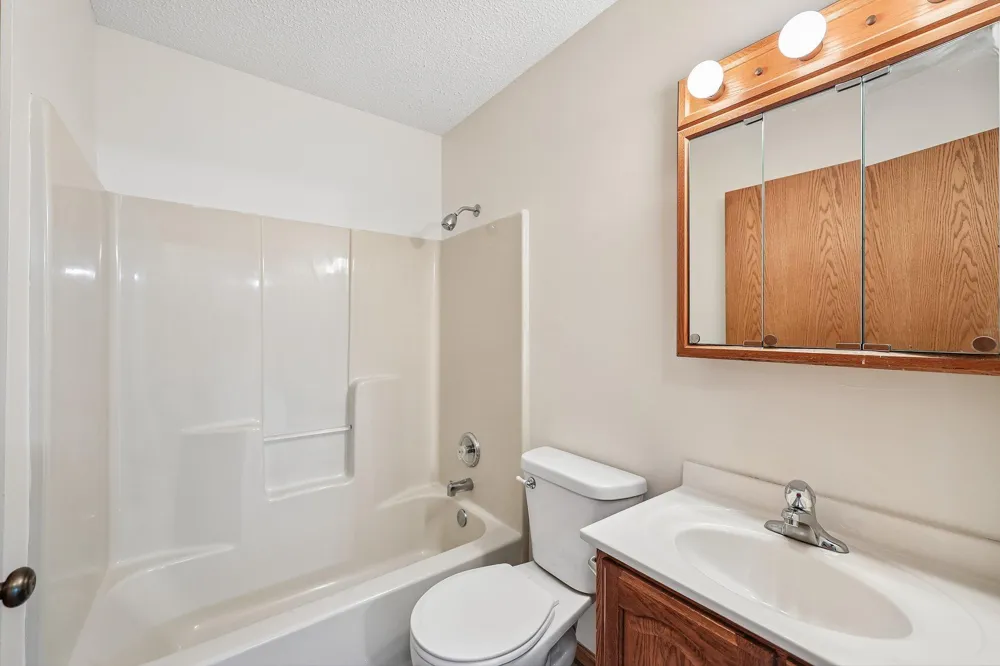 597 Viking Drive E Little Canada, MN 55117