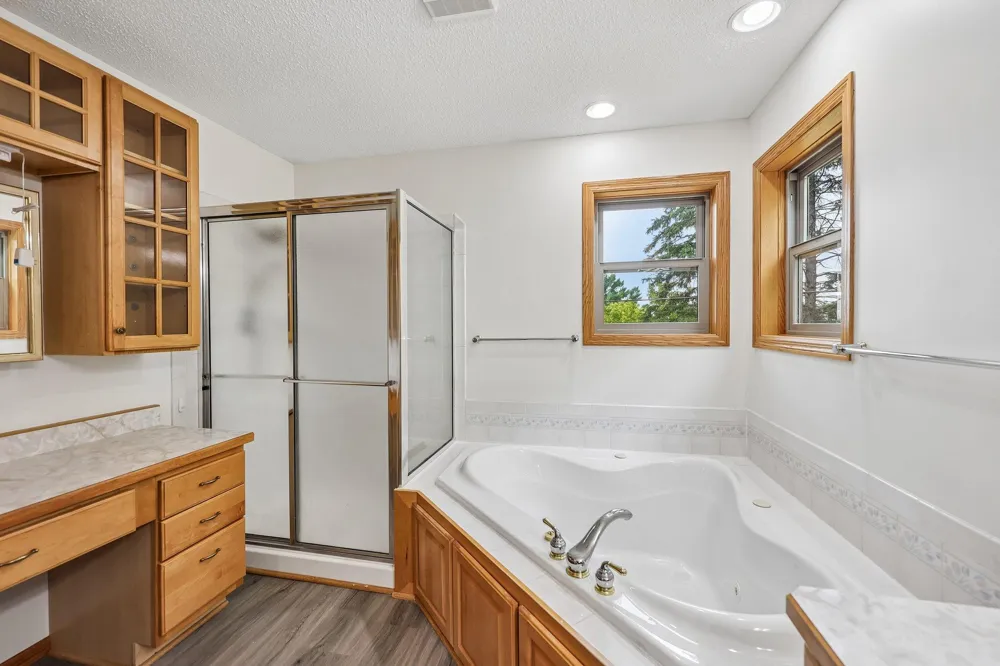 597 Viking Drive E Little Canada, MN 55117