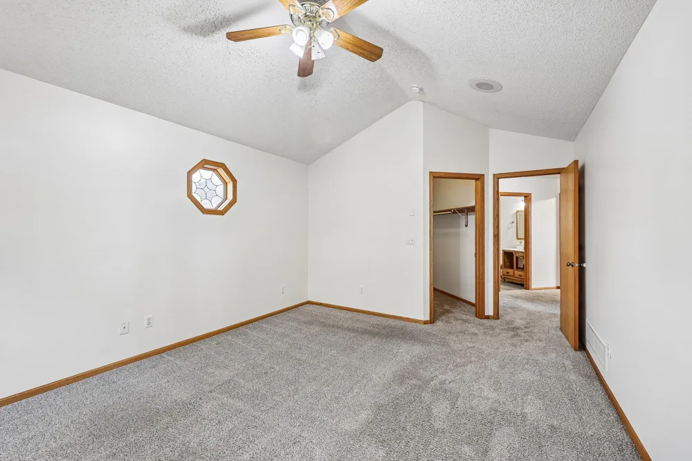 597 Viking Drive E Little Canada, MN 55117