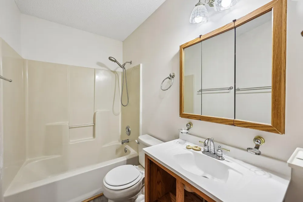 597 Viking Drive E Little Canada, MN 55117