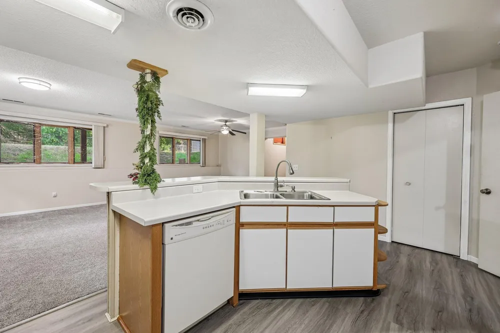 597 Viking Drive E Little Canada, MN 55117