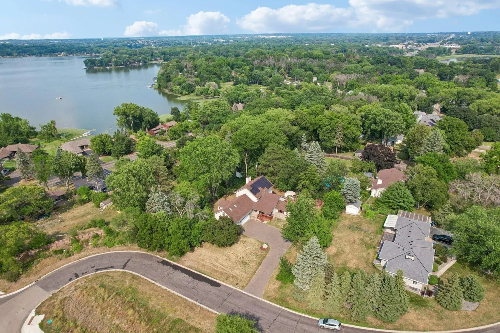 597 Viking Drive E Little Canada, MN 55117