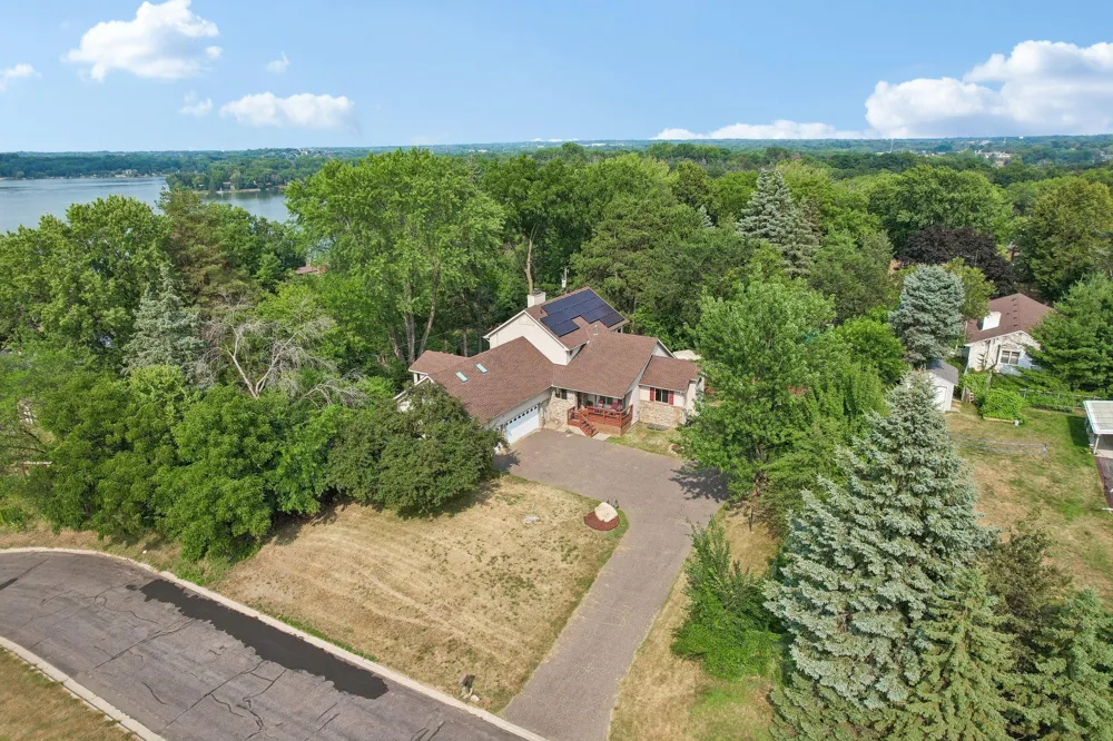 597 Viking Drive E Little Canada, MN 55117