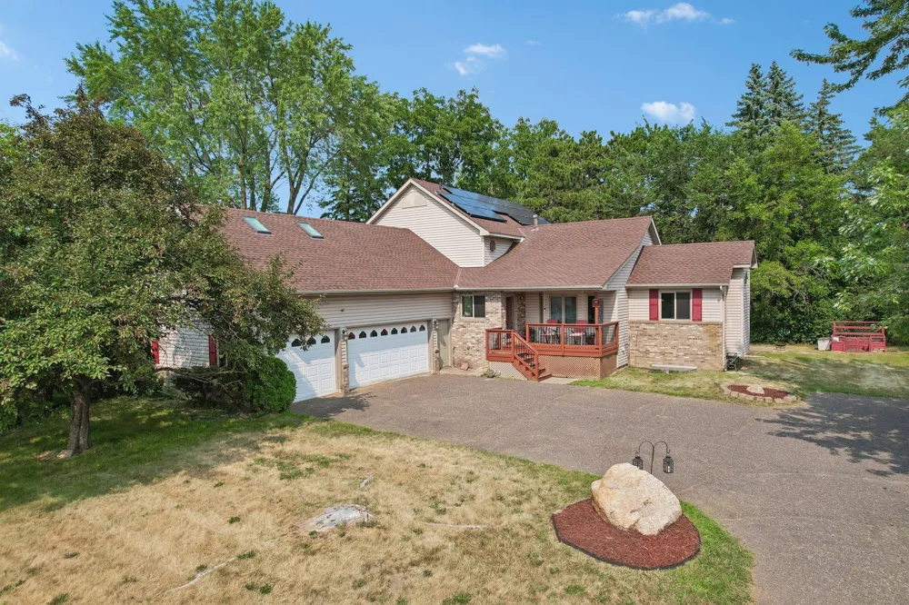 597 Viking Drive E Little Canada, MN 55117
