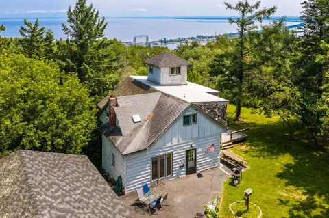 805 W 10th Street