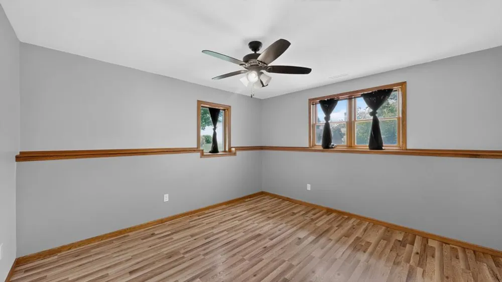 290 5th Avenue SE Plainview, MN 55964