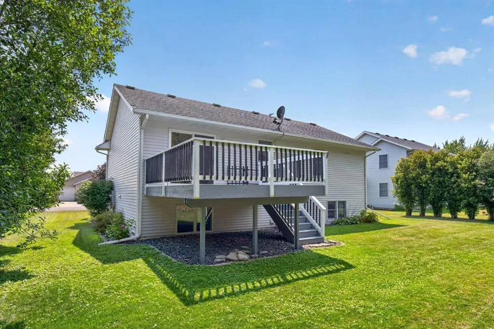290 5th Avenue SE Plainview, MN 55964