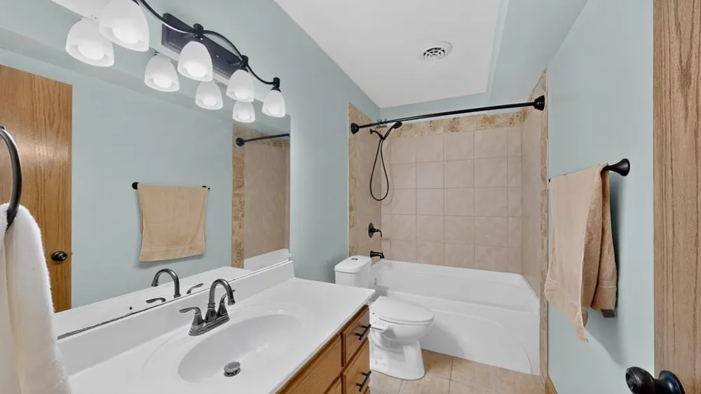290 5th Avenue SE Plainview, MN 55964
