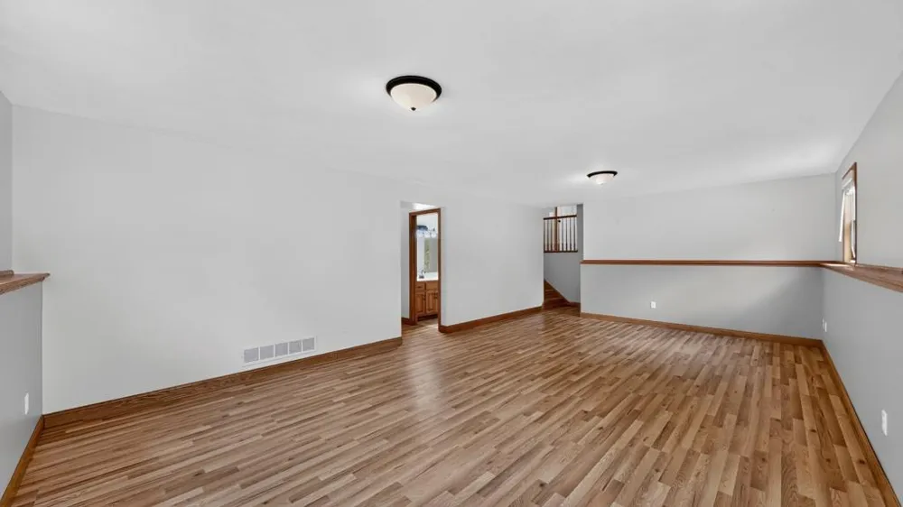 290 5th Avenue SE Plainview, MN 55964