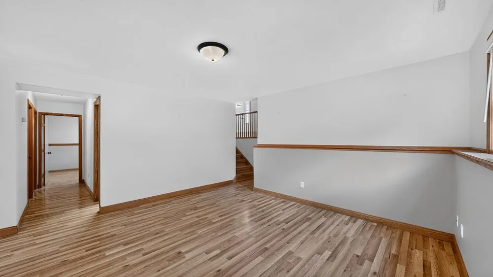 290 5th Avenue SE Plainview, MN 55964