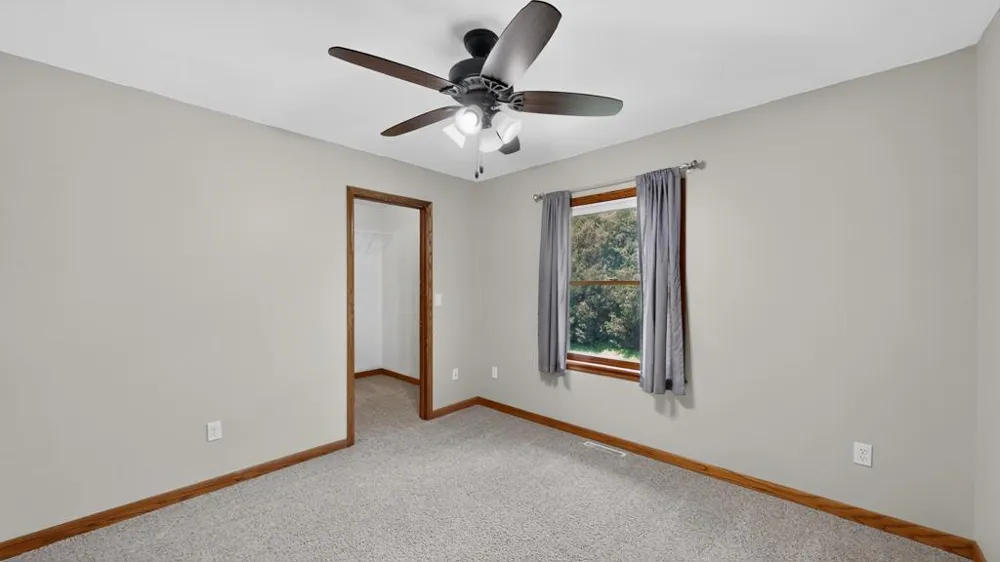 290 5th Avenue SE Plainview, MN 55964