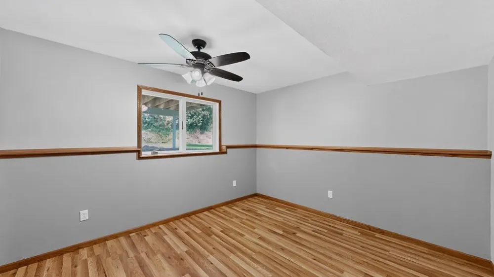 290 5th Avenue SE Plainview, MN 55964