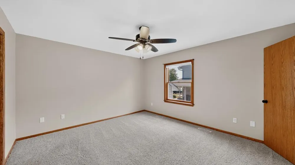290 5th Avenue SE Plainview, MN 55964