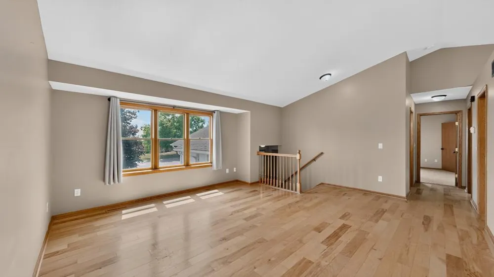 290 5th Avenue SE Plainview, MN 55964