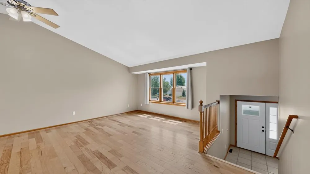 290 5th Avenue SE Plainview, MN 55964
