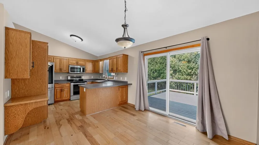 290 5th Avenue SE Plainview, MN 55964