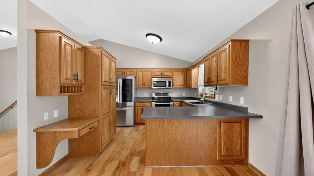 290 5th Avenue SE Plainview, MN 55964
