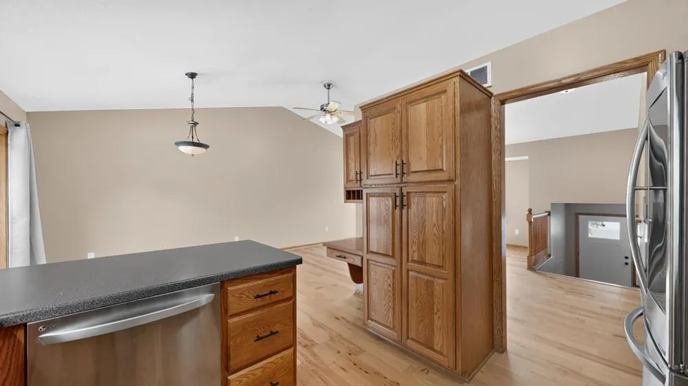 290 5th Avenue SE Plainview, MN 55964