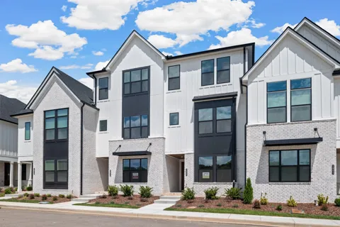 2101 Conductor Ln