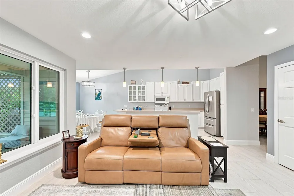1821 LAKE HERON DRIVE Lutz, FL 33549