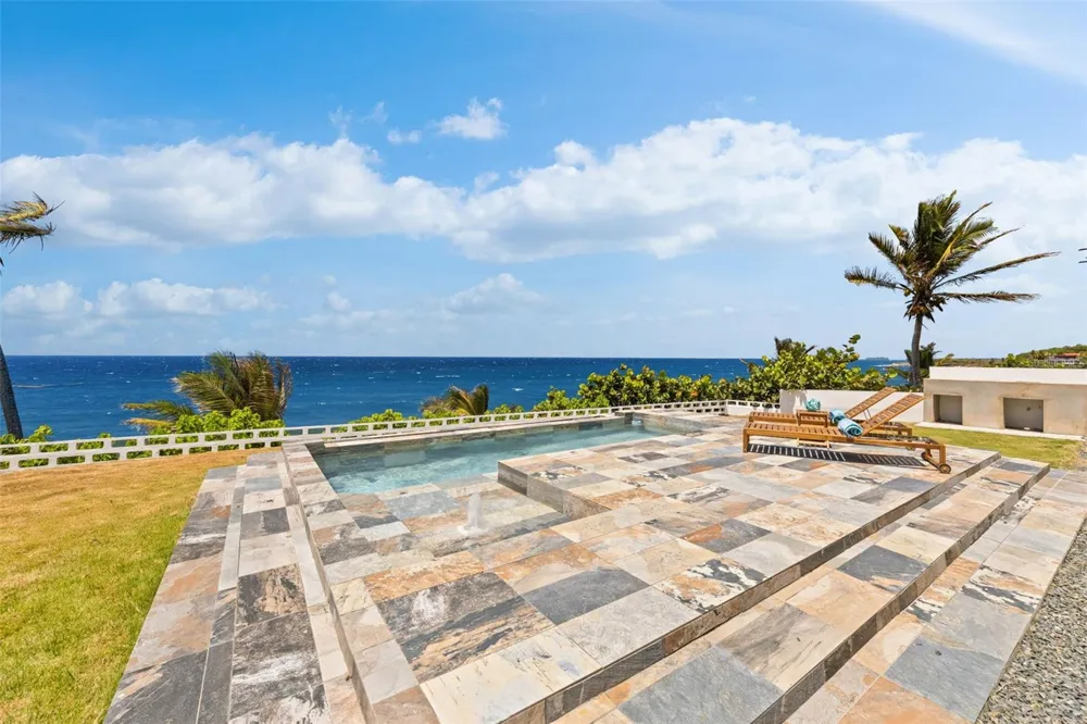 KENNEDY CALLE BO. MAMAEYAL SECTOR KIKITA #91-A Dorado, PR 00646