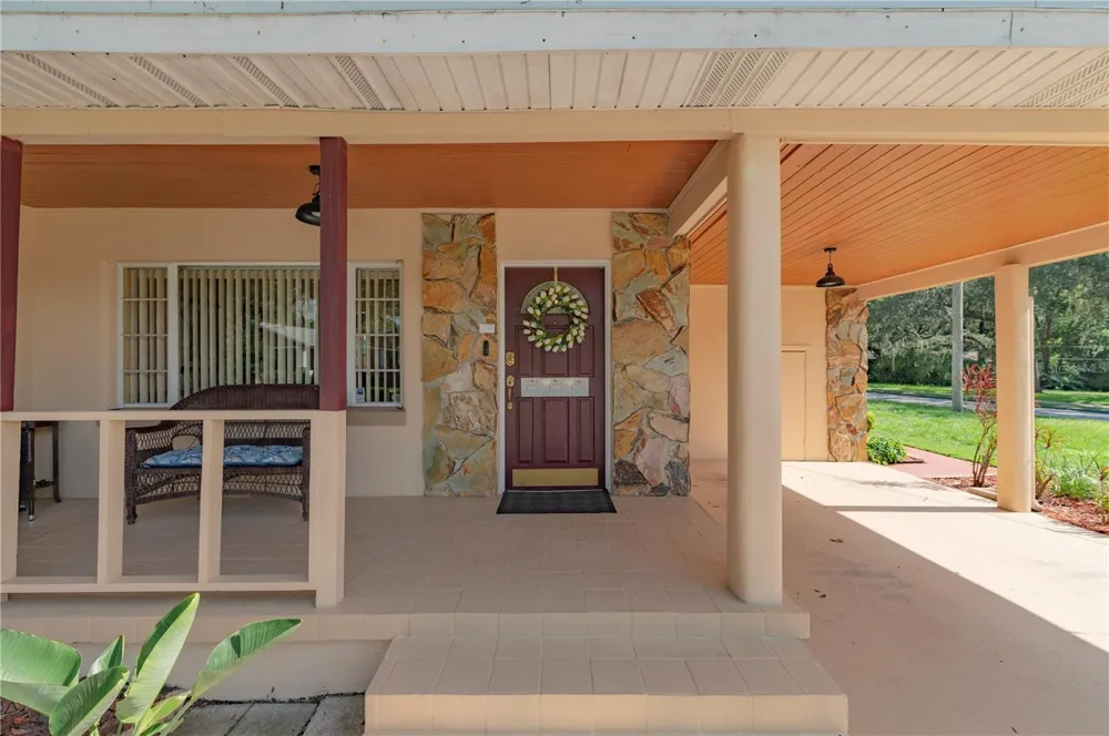 1901 E PARIS STREET Tampa, FL 33610