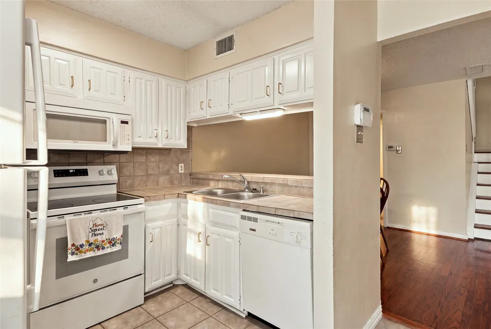 895 Dublin Drive #4 Richardson, TX 75080