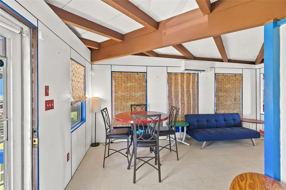 1319 Middle Street Surfside Beach, TX 77541