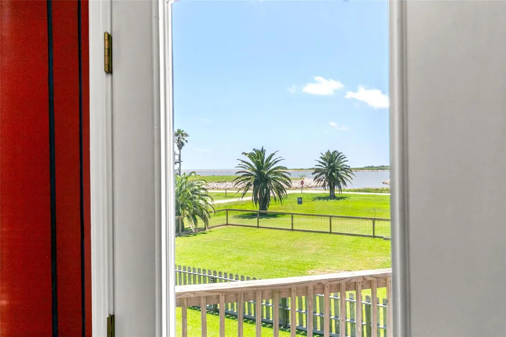 1319 Middle Street Surfside Beach, TX 77541