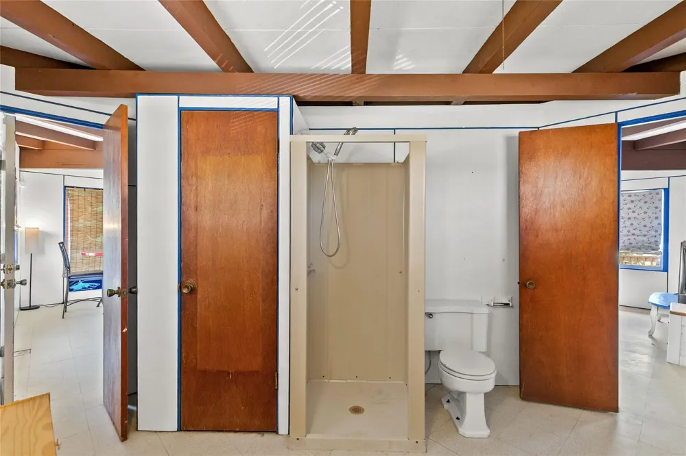 1319 Middle Street Surfside Beach, TX 77541
