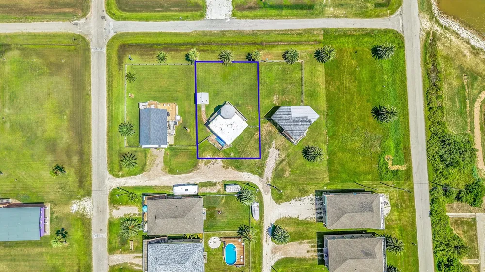 1319 Middle Street Surfside Beach, TX 77541