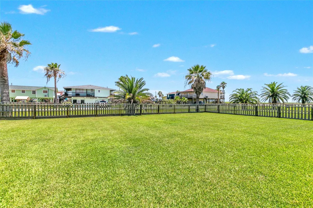 1319 Middle Street Surfside Beach, TX 77541