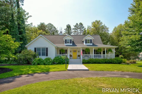 4612 Forest Lane