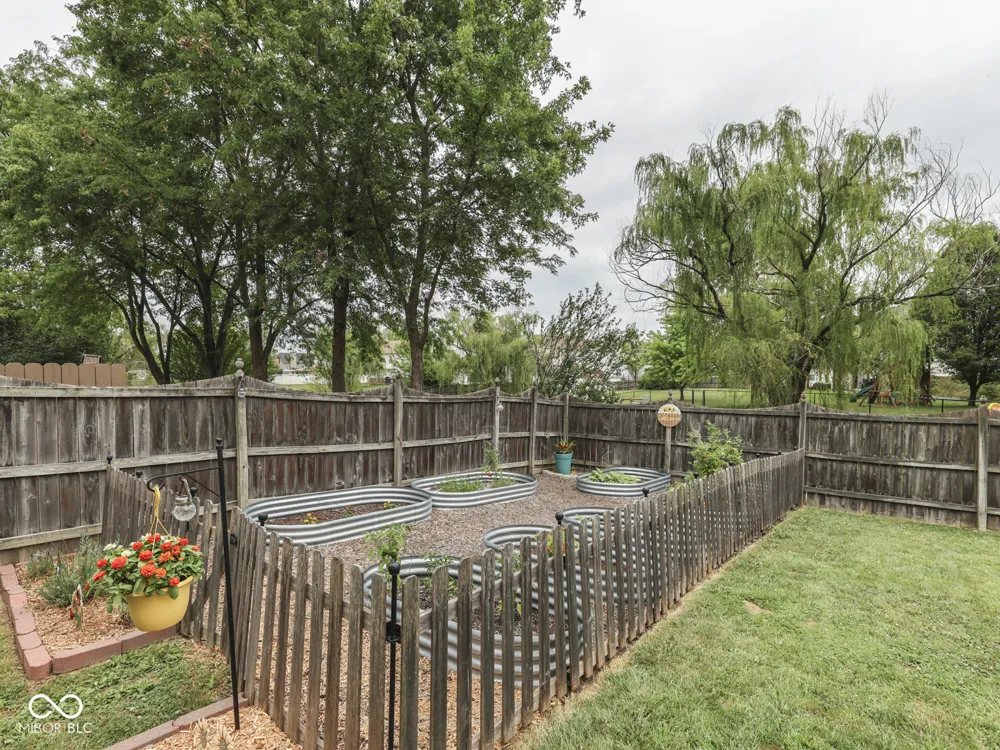 615 Hummingbird Lane Whiteland, IN 46184
