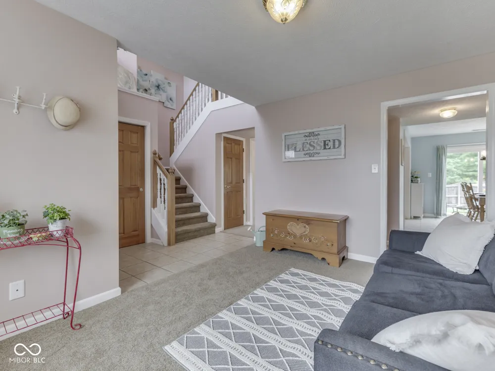 615 Hummingbird Lane Whiteland, IN 46184