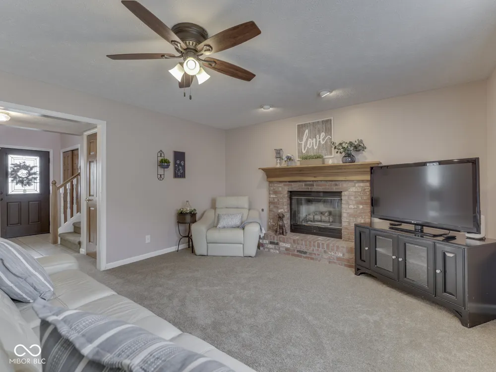 615 Hummingbird Lane Whiteland, IN 46184